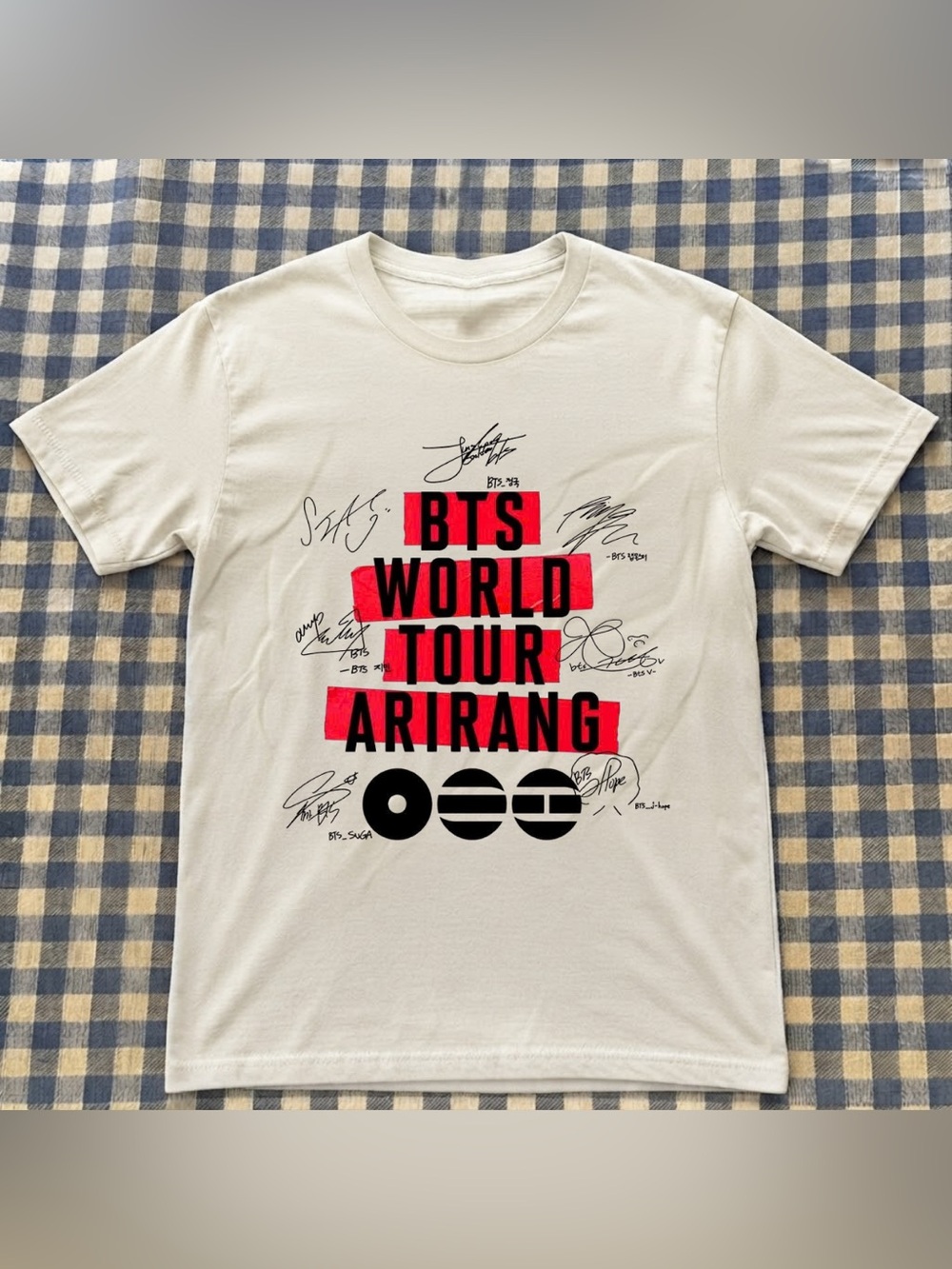 BTS White 'World Tour Arirang' Graphic Gildan T-Shirt For Unisex